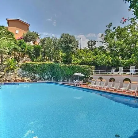 Un Paradiso A Sorrento Con Piscina