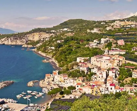 Un Paradiso A Sorrento Con Piscina Apartment