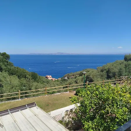 Un Paradiso A Sorrento Con Piscina Massa Lubrense