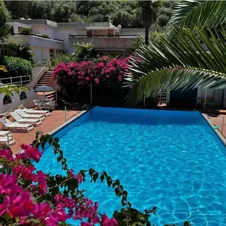 Appartement Un Paradiso A Sorrento Con Piscina